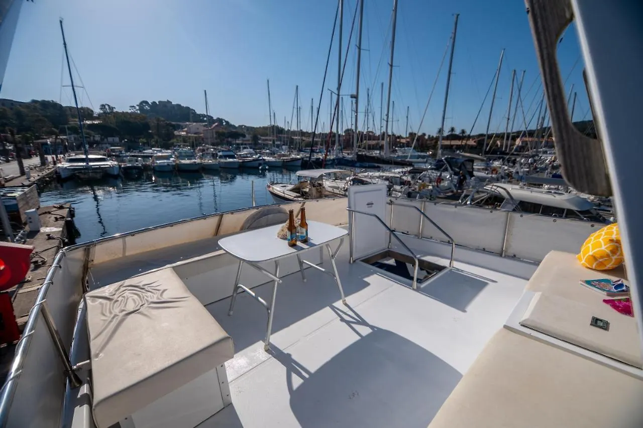Botel Hebergements Bateaux A Quai Porquerolles Francia