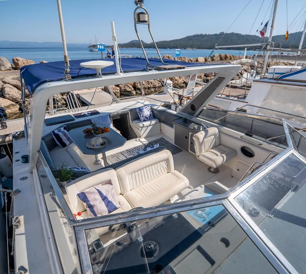 Hebergements Bateaux A Quai Porquerolles 0*,
