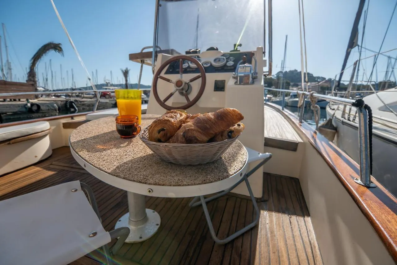 Hebergements Bateaux A Quai Porquerolles 0*,
