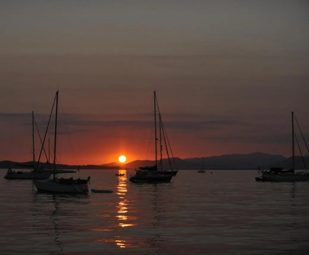 Hebergements Bateaux A Quai Porquerolles 0*,