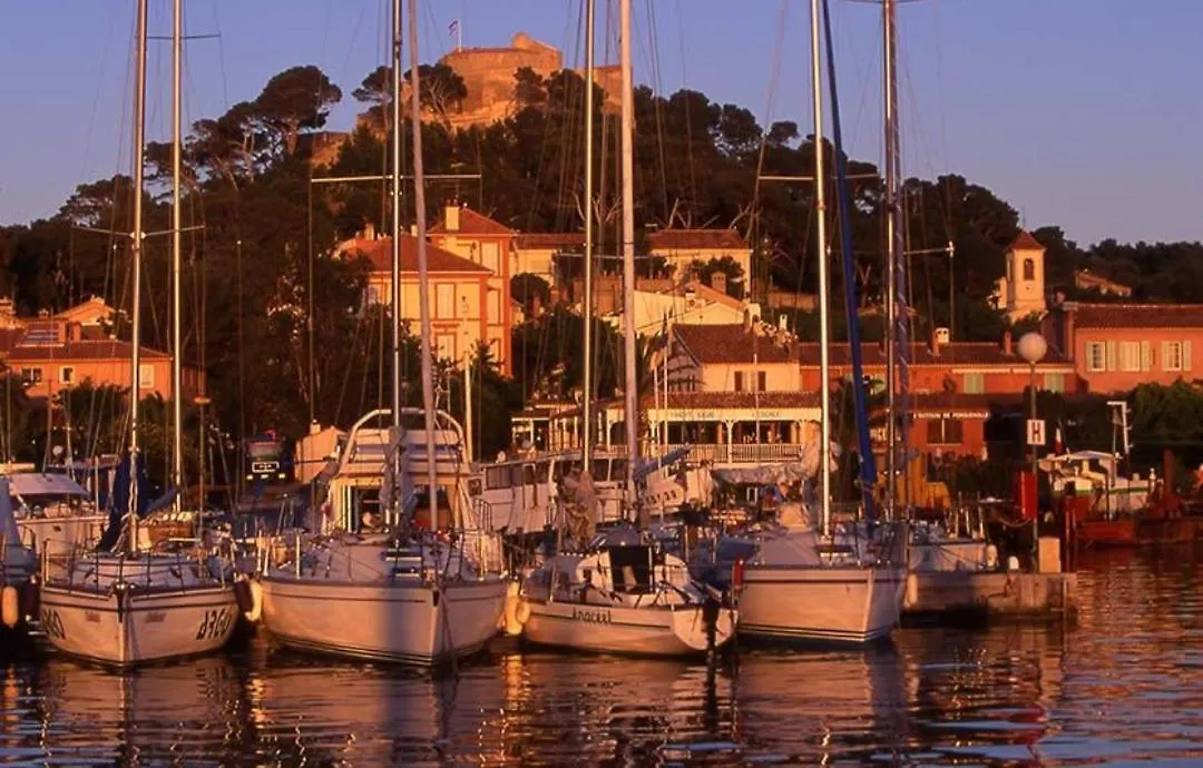 Hebergements Bateaux A Quai Porquerolles 0*,  France